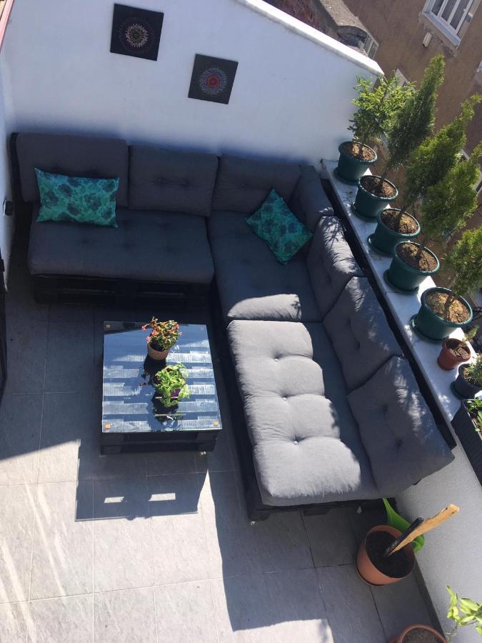 Ferienwohnung Duplex With Terrace In Center,5Mn Walk To Istiklal Istanbul Exterior foto